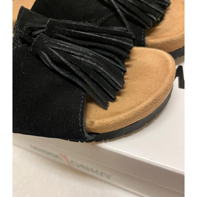 Minnetonka(ミネトンカ)のMINNETONKA タッセルフラットサンダル　 レディースの靴/シューズ(サンダル)の商品写真