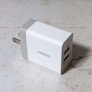 Anker 24W 2ポート USB急速充電器(バッテリー/充電器)