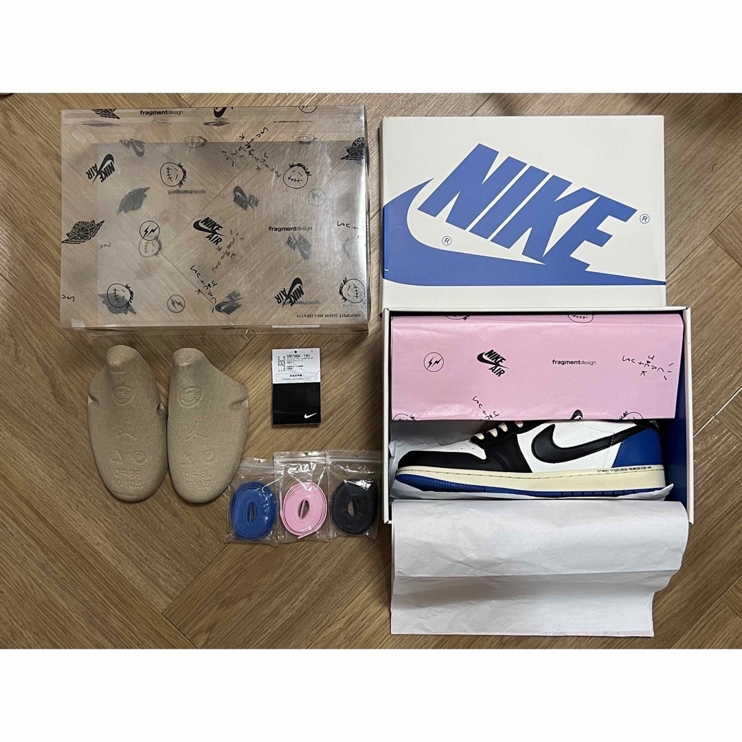 NIKE(ナイキ)のTRAVIS SCOTT X FRAGMENT AIR JORDAN 1 LOW メンズの靴/シューズ(スニーカー)の商品写真