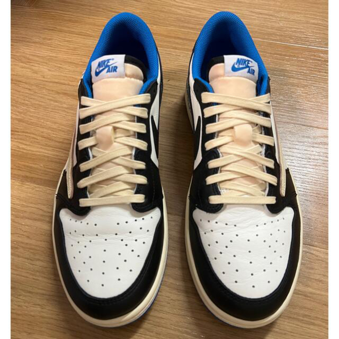 NIKE(ナイキ)のTRAVIS SCOTT X FRAGMENT AIR JORDAN 1 LOW メンズの靴/シューズ(スニーカー)の商品写真