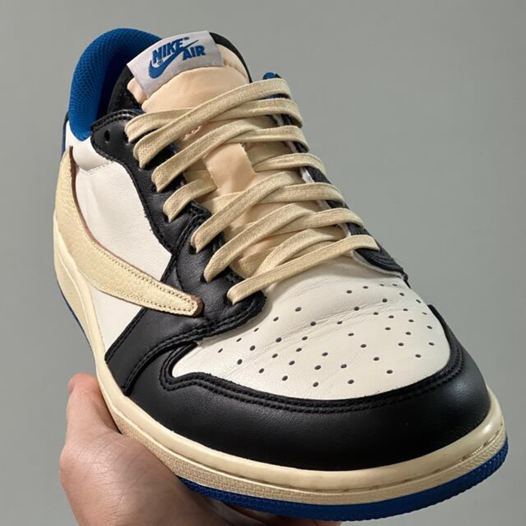 NIKE(ナイキ)のTRAVIS SCOTT X FRAGMENT AIR JORDAN 1 LOW メンズの靴/シューズ(スニーカー)の商品写真