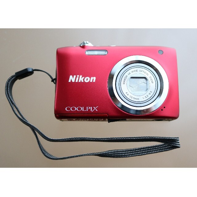 Nikon デジカメ ニコンCOOLPIX A100の by よっちゃん's shop｜ニコンならラクマ