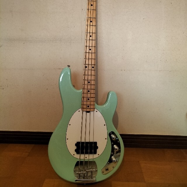 Sterling by MUSIC MAN RAY4　ベース