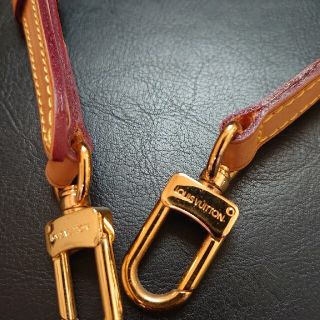 ルイヴィトン(LOUIS VUITTON)のヴィトン バックの調節ベルト(バッグ)