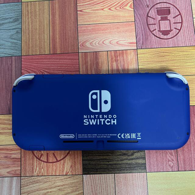 Nintendo Switch(ニンテンドースイッチ)のNintendo Switch LITE ブルー エンタメ/ホビーのゲームソフト/ゲーム機本体(家庭用ゲーム機本体)の商品写真