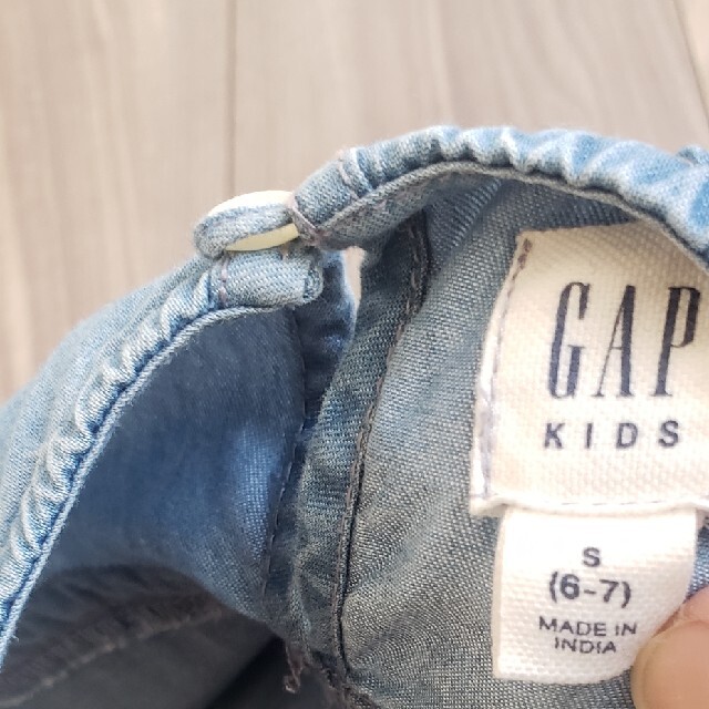 GAP Kids(ギャップキッズ)のGAP KIDS デニムワンピース キッズ/ベビー/マタニティのキッズ服女の子用(90cm~)(ワンピース)の商品写真