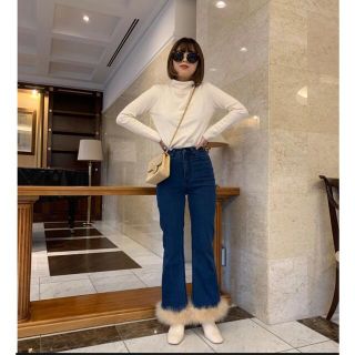 エピヌ(épine)のエピヌ　bell jeans blue×beige feather fur(デニム/ジーンズ)