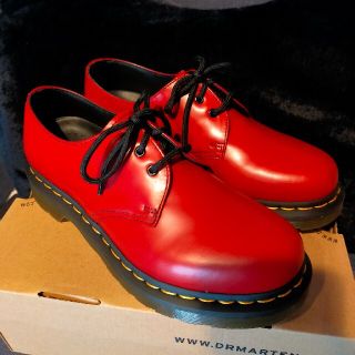 ドクターマーチン(Dr.Martens)の新品未使用！レア！ドクターマーチン１４６１レッド３ホール箱付きです！(ローファー/革靴)