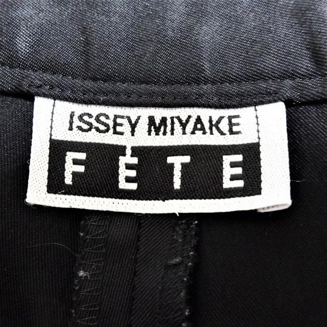 ISSEY MIYAKE(イッセイミヤケ)のイッセイミヤケ パンツ サイズ3 L - 黒 レディースのパンツ(その他)の商品写真