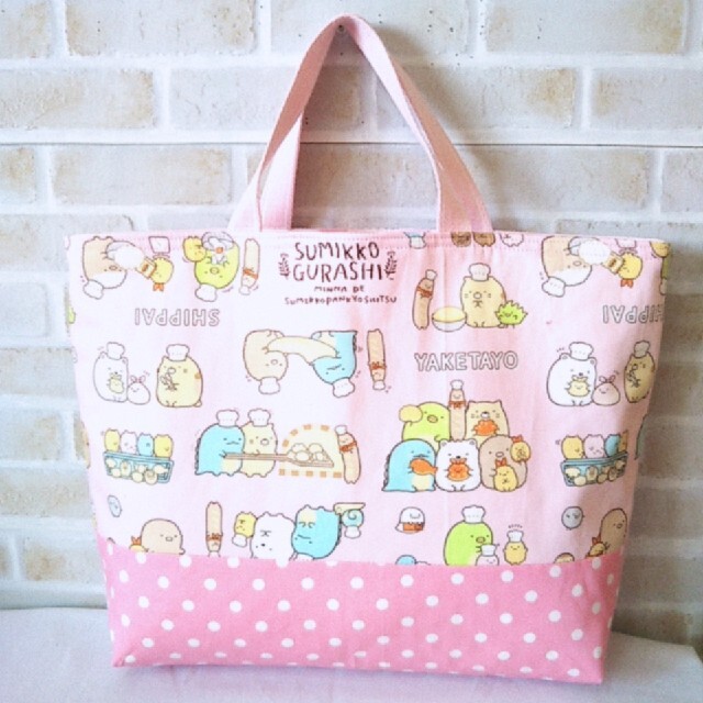 ねこ様専用☆すみっコぐらしのレッスンバッグと巾着 ハンドメイドのキッズ/ベビー(バッグ/レッスンバッグ)の商品写真