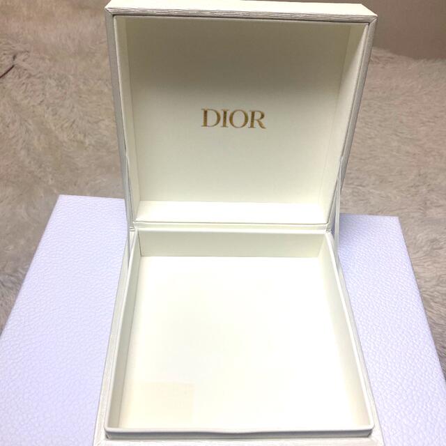 Christian Dior(クリスチャンディオール)のディオール オリジナル コフレボックス  プレステージホワイトコフレ 新品 インテリア/住まい/日用品のインテリア小物(小物入れ)の商品写真