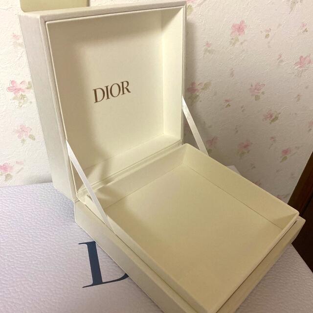 Christian Dior(クリスチャンディオール)のディオール オリジナル コフレボックス  プレステージホワイトコフレ 新品 インテリア/住まい/日用品のインテリア小物(小物入れ)の商品写真