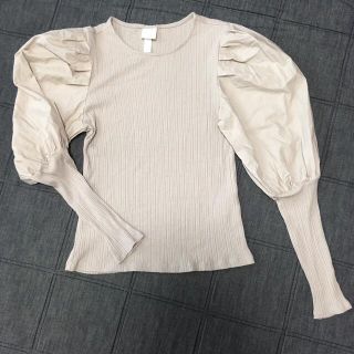 エイチアンドエム(H&M)のパフスリーブカットソー(カットソー(長袖/七分))