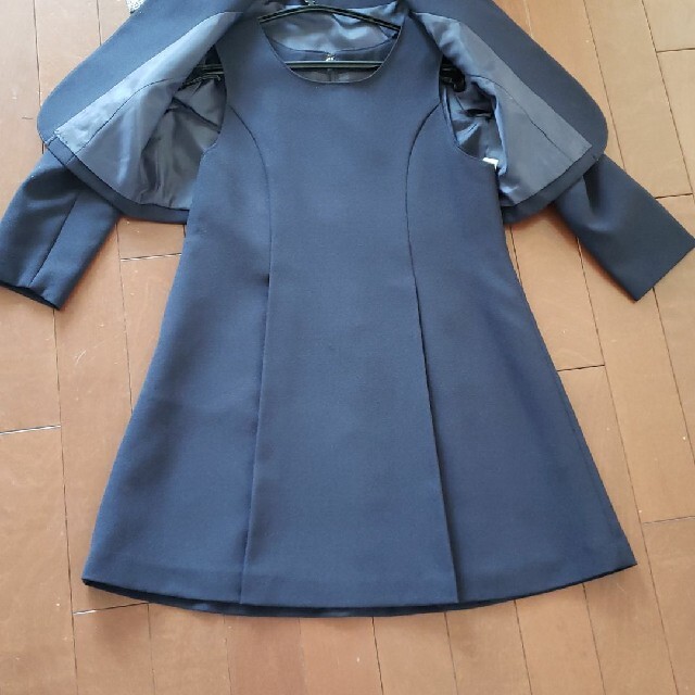 フォーマル！スーツ！ワンピース ジャケット上下セット　紺 125cm キッズ/ベビー/マタニティのキッズ服女の子用(90cm~)(ドレス/フォーマル)の商品写真