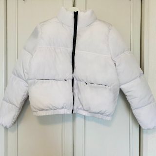 ベルシュカ 白 ダウンジャケット(レディース)の通販 4点 | Bershkaの