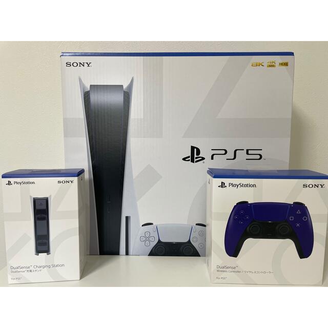 PlayStation 5 本体、ワイヤレスコントローラ、充電スタンドのセット エンタメ/ホビーのゲームソフト/ゲーム機本体(家庭用ゲーム機本体)の商品写真