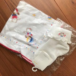 ファミリア(familiar)のfamiliar女の子 新品　靴下12-14㌢　ガーゼハンカチ2点セット(靴下/タイツ)