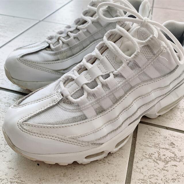 NIKE(ナイキ)のNIKE ナイキ AIR MAX エアマックス95 白 airmax95 25 レディースの靴/シューズ(スニーカー)の商品写真