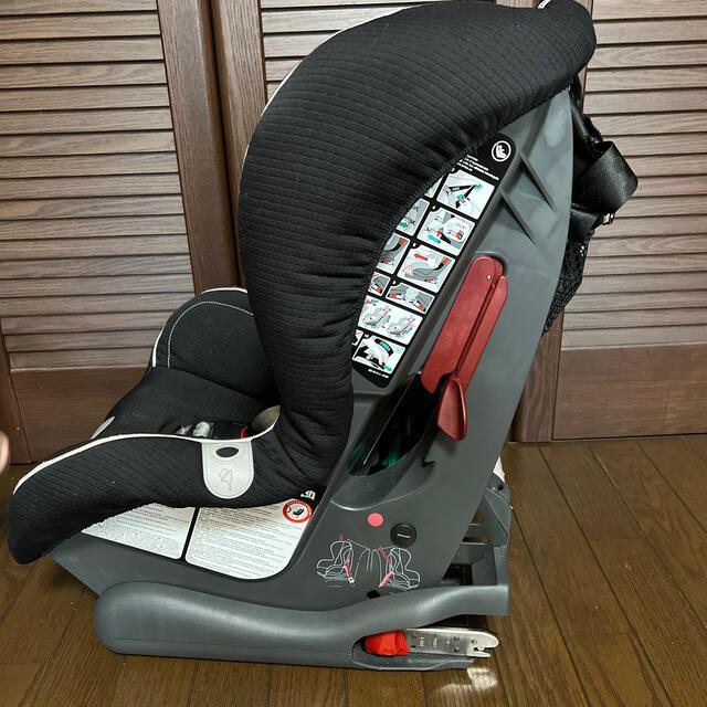 Britax(ブリタックス)のメルセデスベンツ　純正　チャイルドシート　デュオプラス キッズ/ベビー/マタニティの外出/移動用品(自動車用チャイルドシート本体)の商品写真