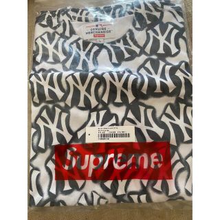 シュプリーム(Supreme)のSupreme New York Yankees™ Airbrush Tシャツ (Tシャツ/カットソー(半袖/袖なし))