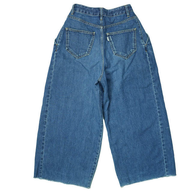 AALTO(アールト)のAALTO アールト WIDE DENIM TROUSER WITH FRONT PLEATS フロントプリーツ ワイドデニムパンツ 32 インディゴ カットオフ ボトムス【中古】【AALTO】 レディースのパンツ(デニム/ジーンズ)の商品写真