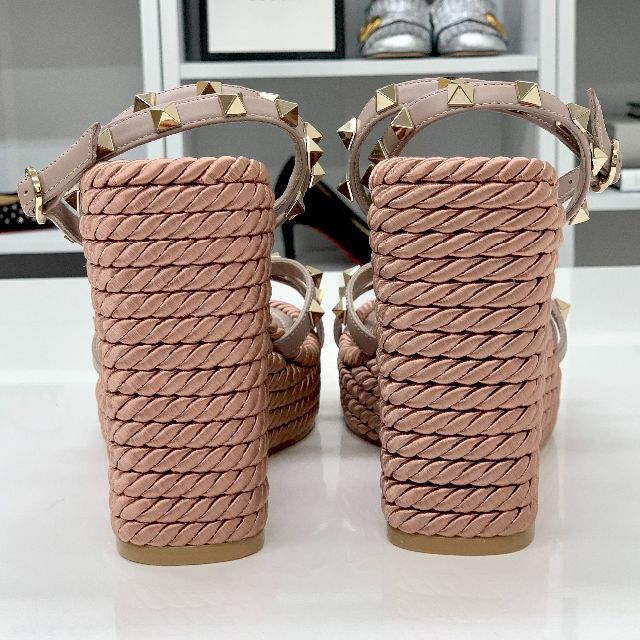 正規品低価】 VALENTINO - 3641 未使用 ヴァレンティノ ロックスタッズ