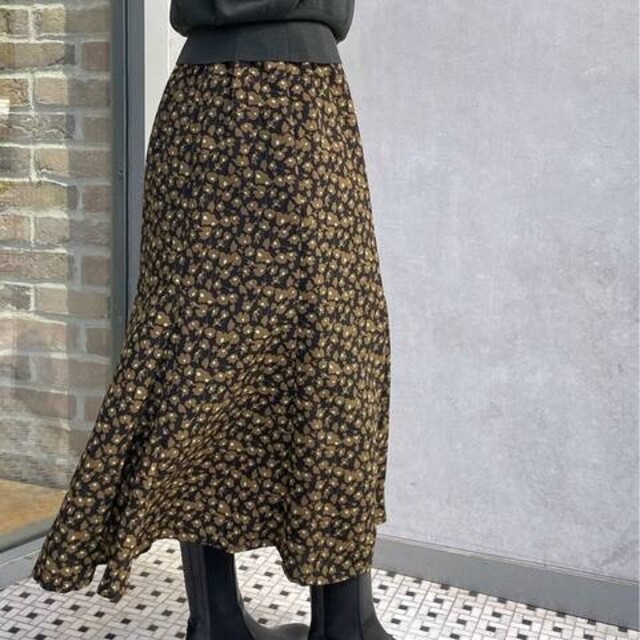 IENA(イエナ)のイエナ フラワープリント マーメイドスカート レディースのスカート(ロングスカート)の商品写真
