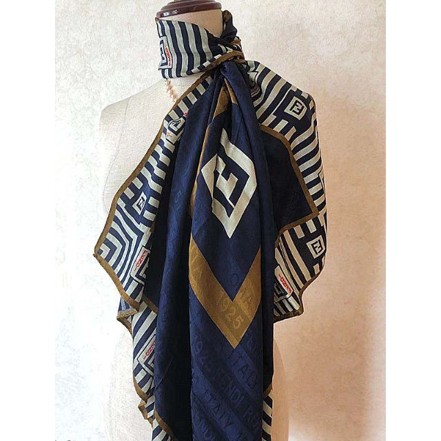 かんたんラ FENDI by totoちゃん's shop|ラクマ 大判スカーフの通販