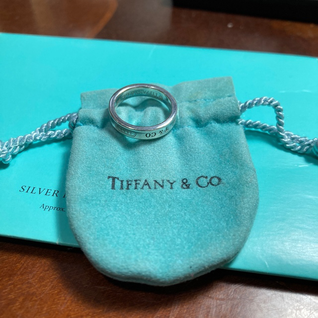 Tiffany & Co.(ティファニー)のティファニーナローリング8.5号 レディースのアクセサリー(リング(指輪))の商品写真