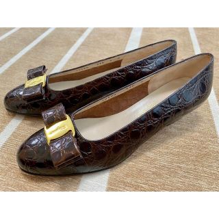 サルヴァトーレフェラガモ(Salvatore Ferragamo)のSalvatore Ferragamo レザー パンプス 22.5㎝ ブラウン(ハイヒール/パンプス)