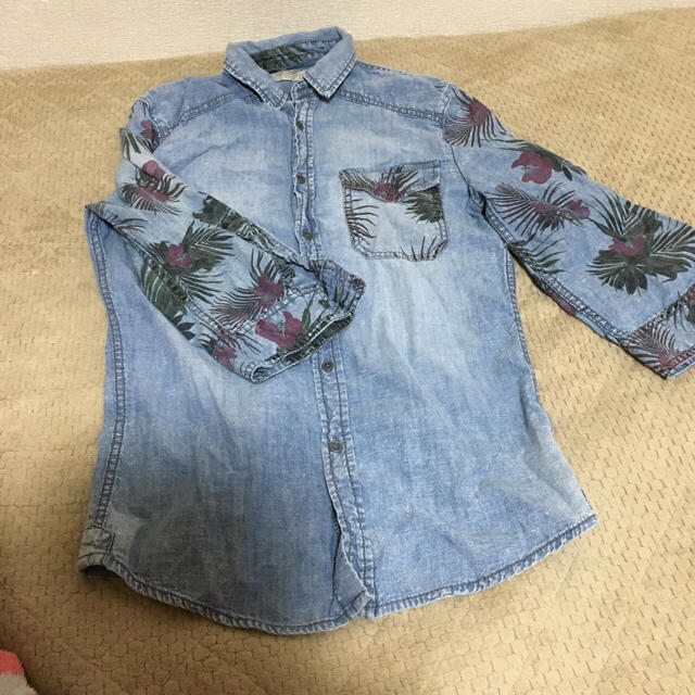 Bershka(ベルシュカ)の花柄デニムセットアップ  ベルシュカ メンズのトップス(シャツ)の商品写真