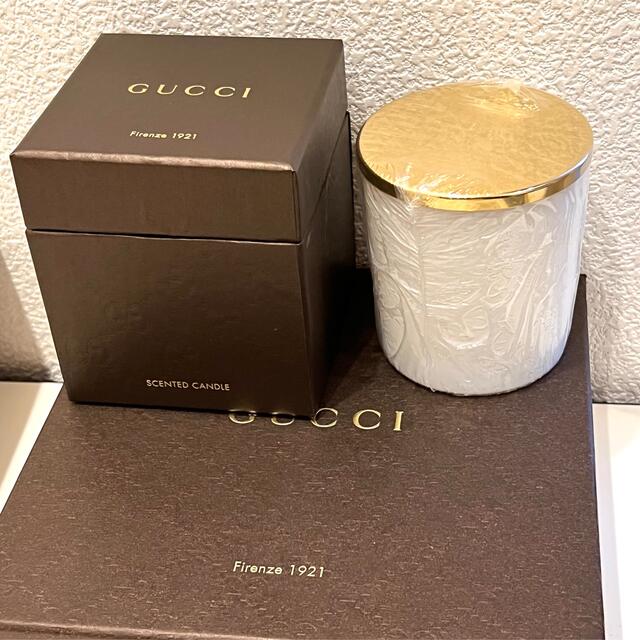 Gucci(グッチ)の新品未使用 グッチキャンドル2個セット GUCCIキャンドル アロマキャンドル ハンドメイドのインテリア/家具(アロマ/キャンドル)の商品写真