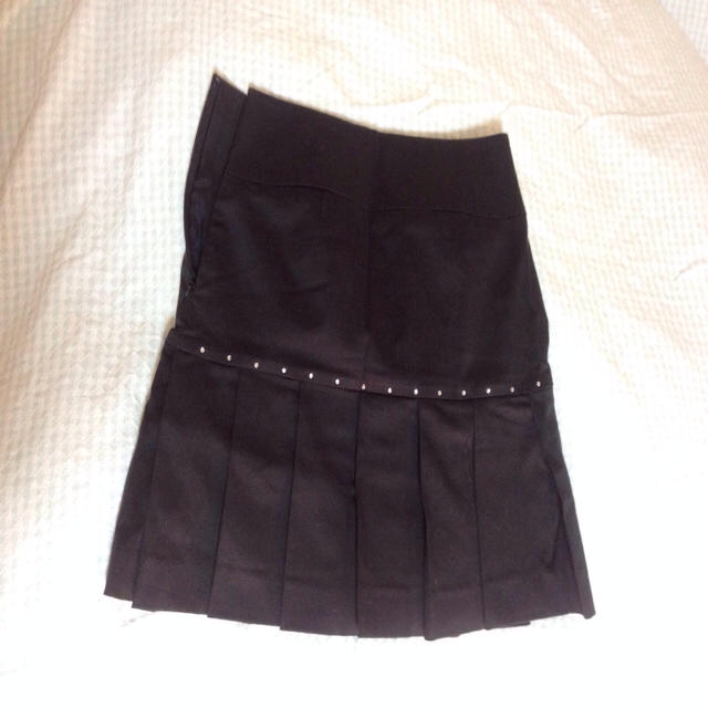 VICKY(ビッキー)の黒＊プリーツスカート レディースのスカート(ひざ丈スカート)の商品写真