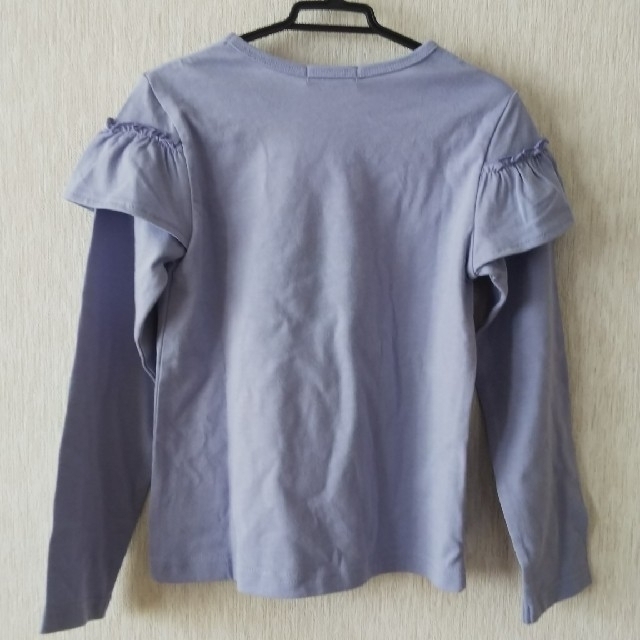 Acoba(アコバ)の丸高衣料 ACOBA チュールフラワー 長袖 Tシャツ 130サイズ  未使用品 キッズ/ベビー/マタニティのキッズ服女の子用(90cm~)(Tシャツ/カットソー)の商品写真