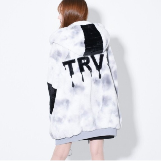 【美品】TRAVAS TOKYO パッチワークバックロゴファー パーカー