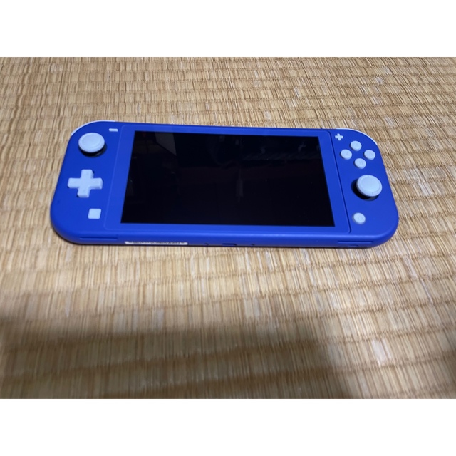 Nintendo Switch(ニンテンドースイッチ)のswitch ライトブルー　 エンタメ/ホビーのゲームソフト/ゲーム機本体(携帯用ゲーム機本体)の商品写真