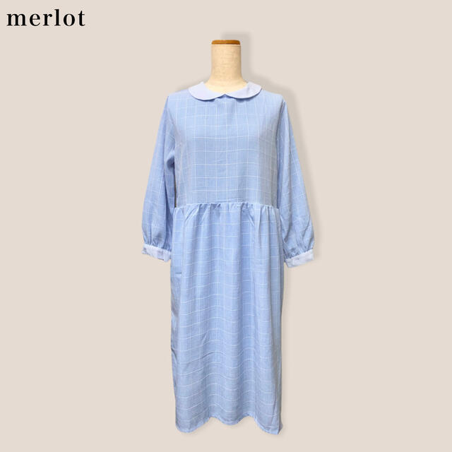 merlot(メルロー)のsale【merlot】チェックワンピース　ブルー　メルロー レディースのワンピース(ロングワンピース/マキシワンピース)の商品写真