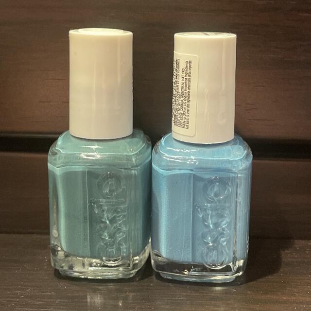 Essie(エッシー)のessie エッシー　ネイルポリッシュ　2本まとめて コスメ/美容のネイル(マニキュア)の商品写真