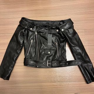 フォーエバートゥエンティーワン(FOREVER 21)の期間限定セール　オフショルダーライダースジャケット(ライダースジャケット)