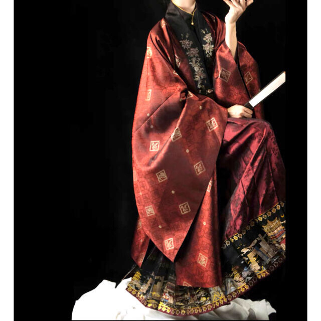 魅力的な 織錦 西陣織 馬面裙 赤黒ロングスカート 京光 中国伝統衣装 成人式 明製漢服 ロングスカート