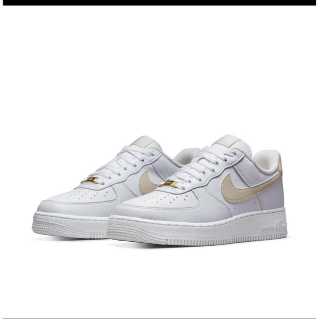 NIKE(ナイキ)のWMNS Air Force 1  NN ベージュ　エアフォース1 24cm レディースの靴/シューズ(スニーカー)の商品写真