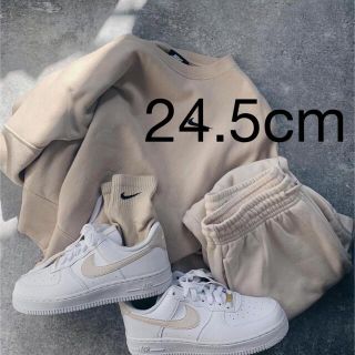 ナイキ(NIKE)のWMNS Air Force 1  NN ベージュ　エアフォース1 24.5cm(スニーカー)