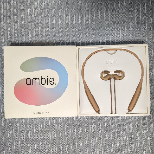 ambie ワイヤレスイヤホン AM-BT01 ブラウン スマホ/家電/カメラのオーディオ機器(ヘッドフォン/イヤフォン)の商品写真