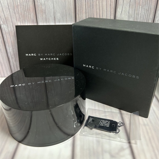 MARC BY MARC JACOBS(マークバイマークジェイコブス)のMARC by MARC JACOBS ペリーブラックダイヤル レディースのファッション小物(腕時計)の商品写真