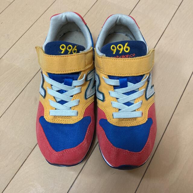 New Balance(ニューバランス)のニューバランススニーカー キッズ/ベビー/マタニティのキッズ靴/シューズ(15cm~)(スニーカー)の商品写真