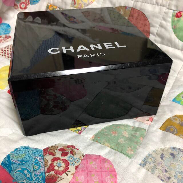 CHANEL(シャネル)のシャネルメイクボックス コスメ/美容のコスメ/美容 その他(その他)の商品写真