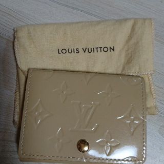 ルイヴィトン(LOUIS VUITTON)のルイヴィトン ベルニ❤️ベージュ❤️カードケース(名刺入れ/定期入れ)