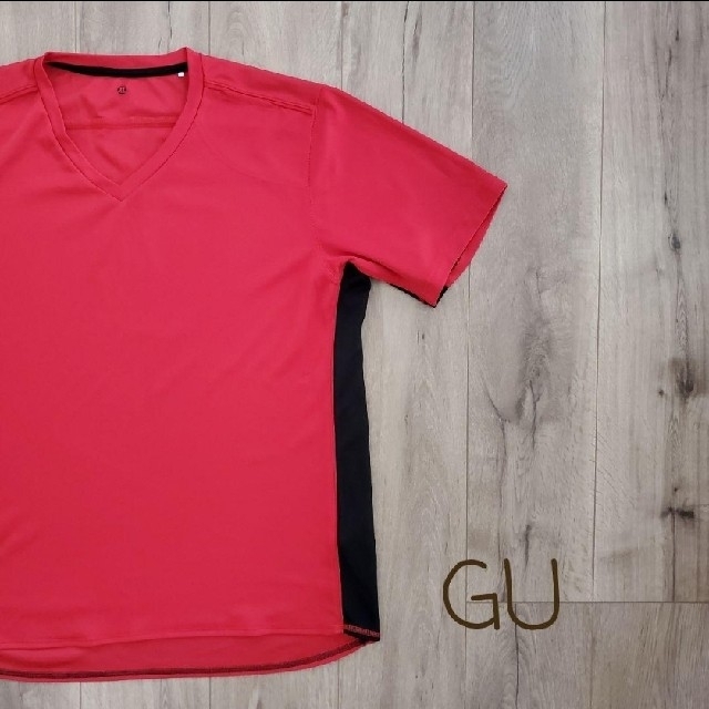 GU(ジーユー)のGU VネックドライTシャツ メンズのトップス(Tシャツ/カットソー(半袖/袖なし))の商品写真