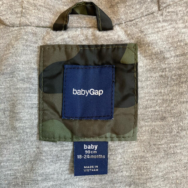 babyGAP(ベビーギャップ)のbabyGAPのウィンドブレーカー90 キッズ/ベビー/マタニティのキッズ服男の子用(90cm~)(ジャケット/上着)の商品写真