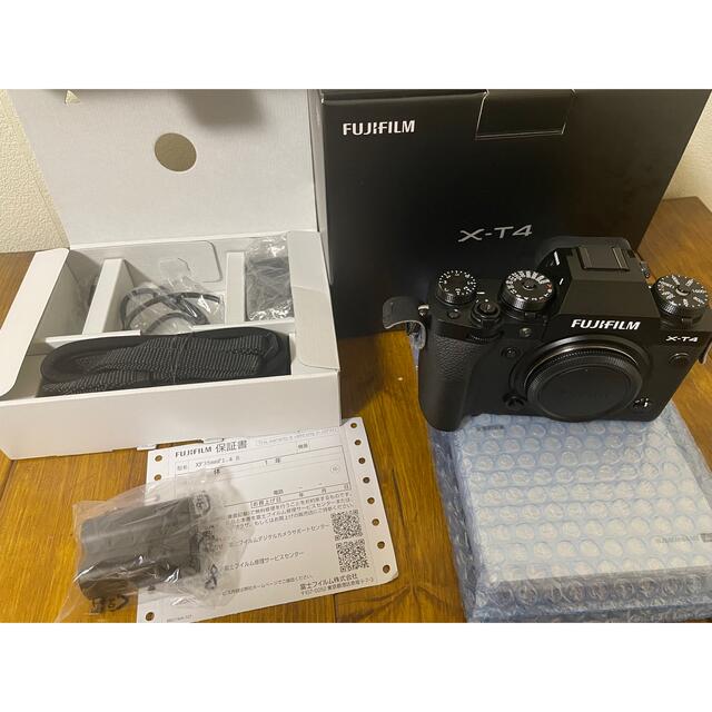 富士フイルム(フジフイルム)のFUJIFILM X-T4ボディ　ブラック　ミラーレス一眼 スマホ/家電/カメラのカメラ(ミラーレス一眼)の商品写真